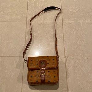 Crossbody bag